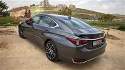 لكزس ES
